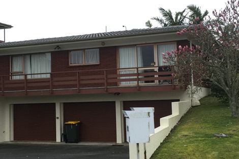 Photo of property in 3 Manhattan Heights, Glendene, Auckland, 0602