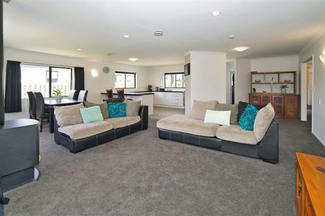 Photo of property in 25 Hastings Place, Hamilton Lake, Hamilton, 3204