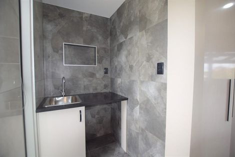 Photo of property in 1/112 View Road, Sunnyvale, Auckland, 0612