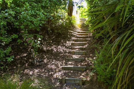 Photo of property in 18 Loch Views Road, Acacia Bay, Taupo, 3385