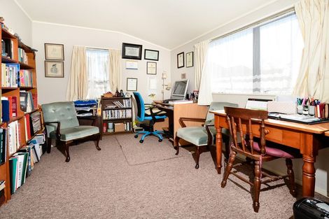 Photo of property in 1/95 Sturges Road, Henderson, Auckland, 0612