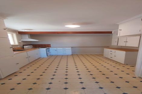 Photo of property in 2 Antrim Place, Hokowhitu, Palmerston North, 4410