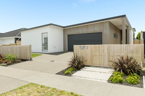 Photo of property in 7 Awatira Drive, Papamoa Beach, Papamoa, 3118