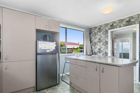 Photo of property in 18b Reese Jones Grove, Maungaraki, Lower Hutt, 5010