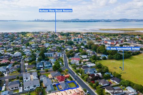 Photo of property in 23 Hereford Street, Te Atatu Peninsula, Auckland, 0610