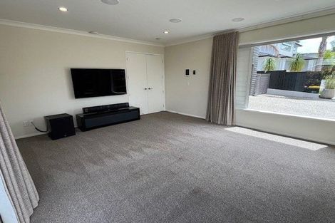 Photo of property in 9 Swindon Close, Mellons Bay, Auckland, 2014
