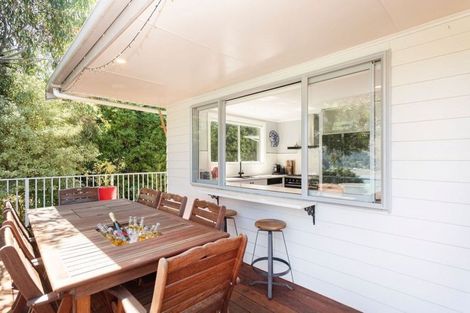 Photo of property in 10 Bayview Crescent, Duvauchelle, 7581