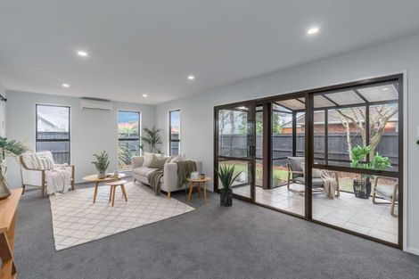 Photo of property in 16 Karnak Crescent, Russley, Christchurch, 8042