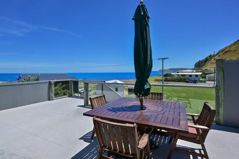 Photo of property in 6 Argyle Street, Mahia, 4198