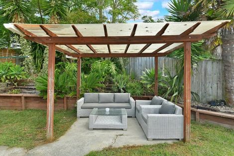 Photo of property in 66 Cabeleigh Drive, Helensville, 0800