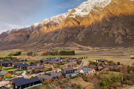 Photo of property in 24 Mckellar Drive, Jacks Point, Queenstown, 9371