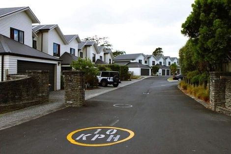 Photo of property in 16/11 The Avenue, Albany, Auckland, 0632