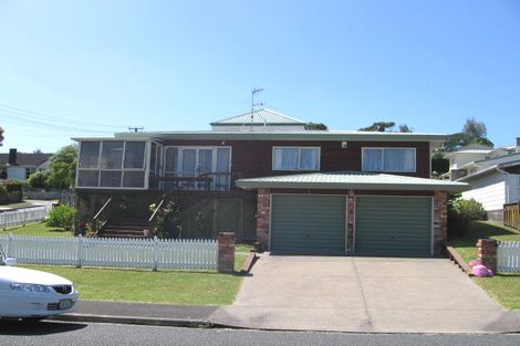 Photo of property in 2/13 Elliott Avenue, Bayview, Auckland, 0629
