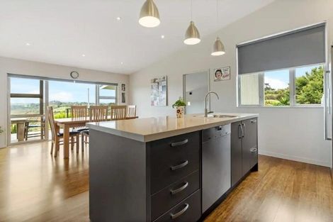 Photo of property in 27 Matheson Road, Red Beach, 0932