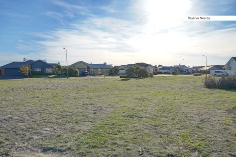 Photo of property in 5 Corsican Grove, Parklands, Christchurch, 8083