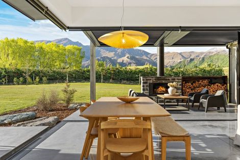 Photo of property in 214 Mcdonnell Road, Arrowtown, 9371