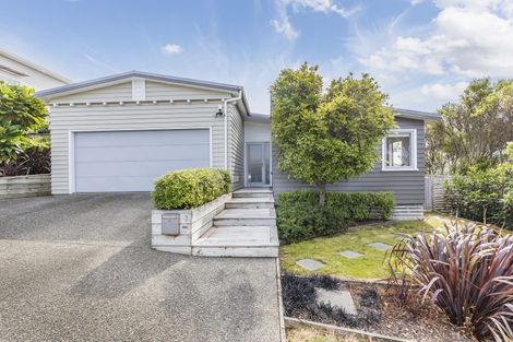 Photo of property in 3 Kaweka Close, Aotea, Porirua, 5024