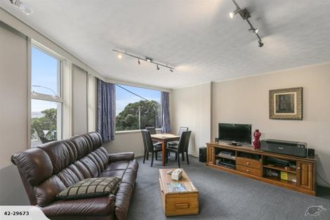 Photo of property in 1/2 Brooklyn Terrace, Brooklyn, Wellington, 6021