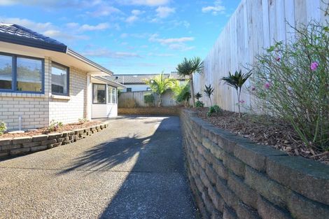 Photo of property in 39a Luckens Road, West Harbour, Auckland, 0618