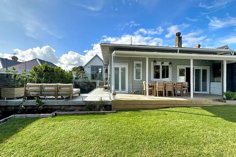 Photo of property in 18 Wairakei Street, Greenlane, Auckland, 1051