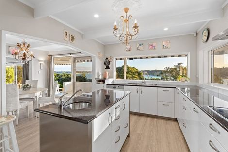 Photo of property in 819 Whangaparaoa Road, Manly, Whangaparaoa, 0930