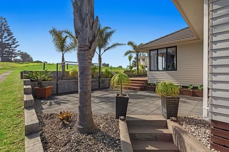 Photo of property in 4 Fishermans Drive, Coastlands, Whakatane, 3120