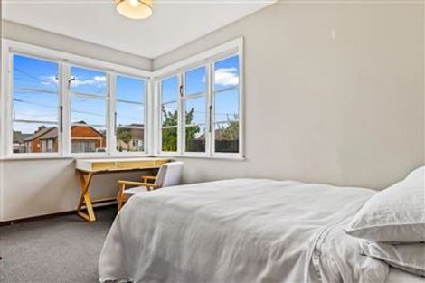 Photo of property in 19 Pitcairn Crescent, Bryndwr, Christchurch, 8053