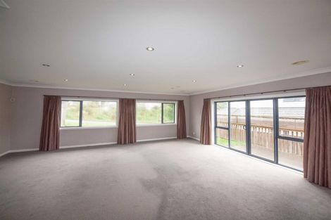 Photo of property in 20 Wantwood Grove, Churton Park, Wellington, 6037