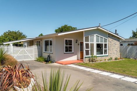 Photo of property in 11 Augustus Street, Carterton, 5713