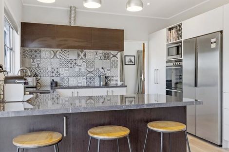 Photo of property in 16 Glengarry Place, Hilltop, Taupo, 3330