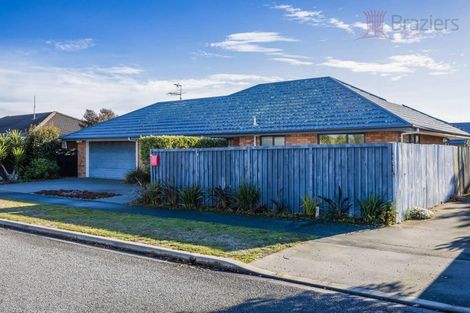 Photo of property in 2 Kirsten Place, Parklands, Christchurch, 8083