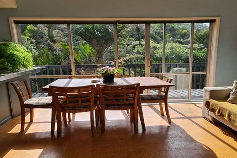 Photo of property in 10-12 Glenesk Road, Piha, New Lynn, 0772