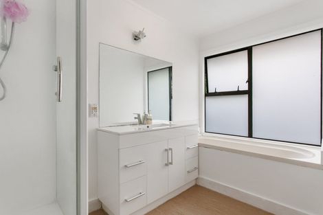 Photo of property in 2/11 Beach Road, Pahurehure, Papakura, 2113