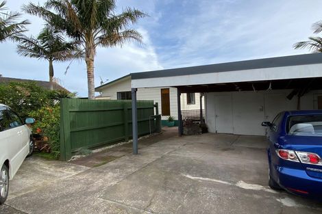 Photo of property in 12a Tamaki Bay Drive, Pakuranga, Auckland, 2010