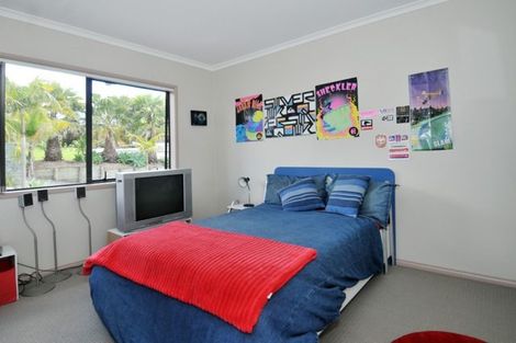 Photo of property in 5 Clifton Road, Browns Bay, Auckland, 0630
