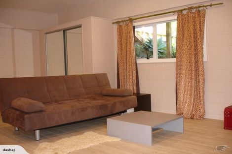 Photo of property in 1/17 Beulah Avenue, Rothesay Bay, Auckland, 0630