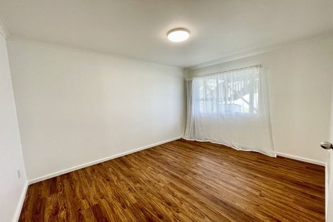 Photo of property in 2/56 Knightsbridge Drive, Forrest Hill, Auckland, 0620