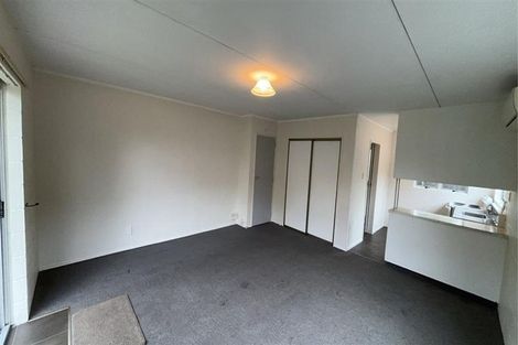 Photo of property in 31 Cumberland Street, Merrilands, New Plymouth, 4312