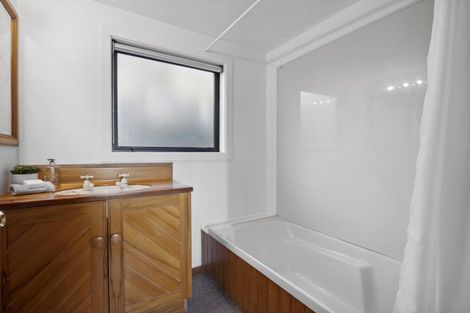 Photo of property in 48 Easther Crescent, Kew, Dunedin, 9012