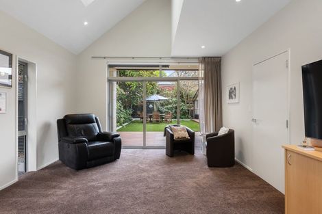 Photo of property in 32b Glandovey Road, Fendalton, Christchurch, 8052
