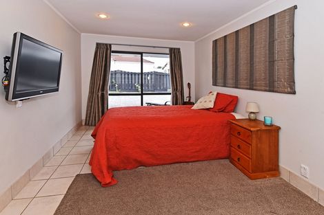 Photo of property in 3 Sunningdale Street, Wattle Downs, Auckland, 2103