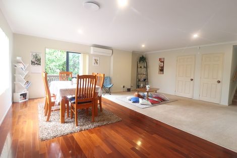 Photo of property in 16 Crimson Park, Oteha, Auckland, 0632