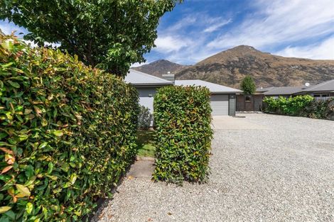 Photo of property in 11 Mystery Grove, Lake Hayes, Queenstown, 9304