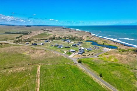 Photo of property in 19 Waipipi Road, Waverley, 4591