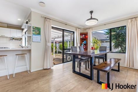 Photo of property in 4 Croftview Road, Wattle Downs, Auckland, 2103