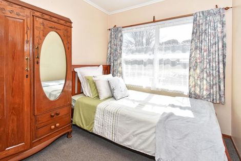 Photo of property in 24 Waterview Road West, Stanley Point, Auckland, 0624