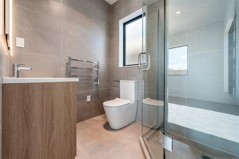 Photo of property in 48 Whakairo Crescent, Gulf Harbour, Whangaparaoa, 0930