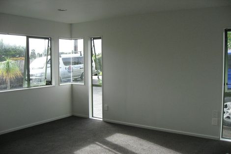 Photo of property in 32 Koromiko Street, New Lynn, Auckland, 0600