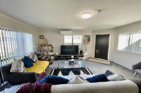 Photo of property in 51b Woodside Road, Massey, Auckland, 0614