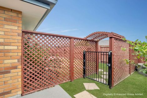 Photo of property in 11 Wai Place, One Tree Point, 0118